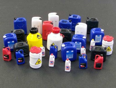 Plus model 468 1/35 Plastic cans (resin set with PE &amp; decals)