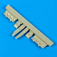 QuickBoost QB48449 P-40 Warhawk undercarriage covers 1/48