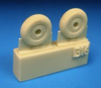 Barracuda Studios BCR72316 Supermarine Spitfire 4-slot block tread (tire style never made before) 1/72
