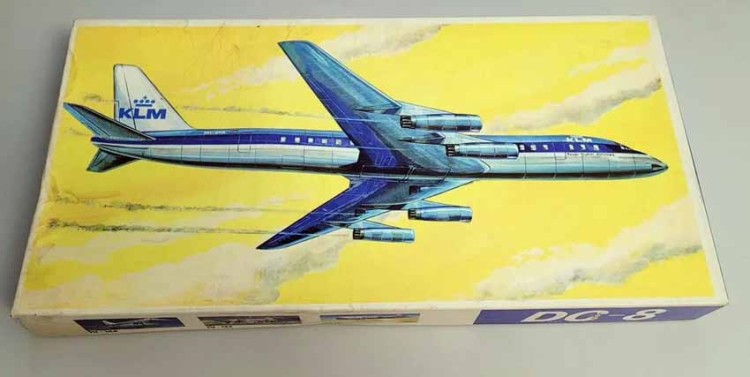 Veb Plasticart  Douglas DC-8 1/100