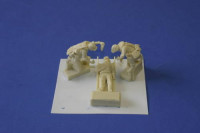 CMK F35195 US Marines in Iraq-wounded soldier on stretch 1/35