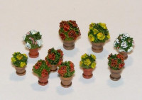 Plus model 380 Flowers in flowerpots 1:35