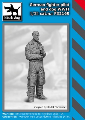 Black Dog F32169 German fighter pilot and dog WWII 1/32
