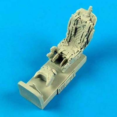 QuickBoost QB48507 MiG-21PFM/MF/BIS/SMT ejection seat with safety belts 1/48