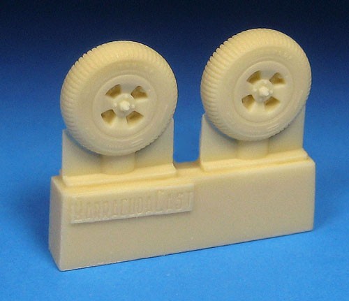 Barracuda Studios BCR72352 Hawker Hawker Sea Fury FB.11 FB.11 Mainwheels - Block Tread 1/72