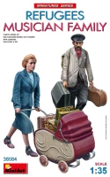 Miniart 38084 Refugees - Musician Family (2 fig. & luggage) 1/35