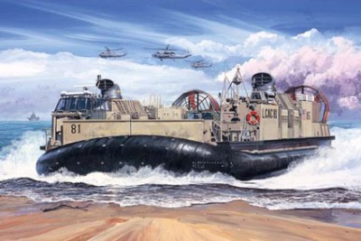 Trumpeter 07302 USMC Landing Craft Air Cushion