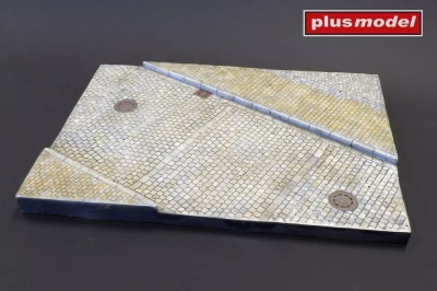 Plusmodel M-620 Display base Cobblestone street w/ sidewalk 1/35