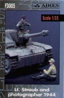 Aires F3005 Lt. Straub and photographer 1944 1/35