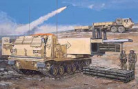 Dragon 3523 US M270 MLRS (w/M26 rocket pods)